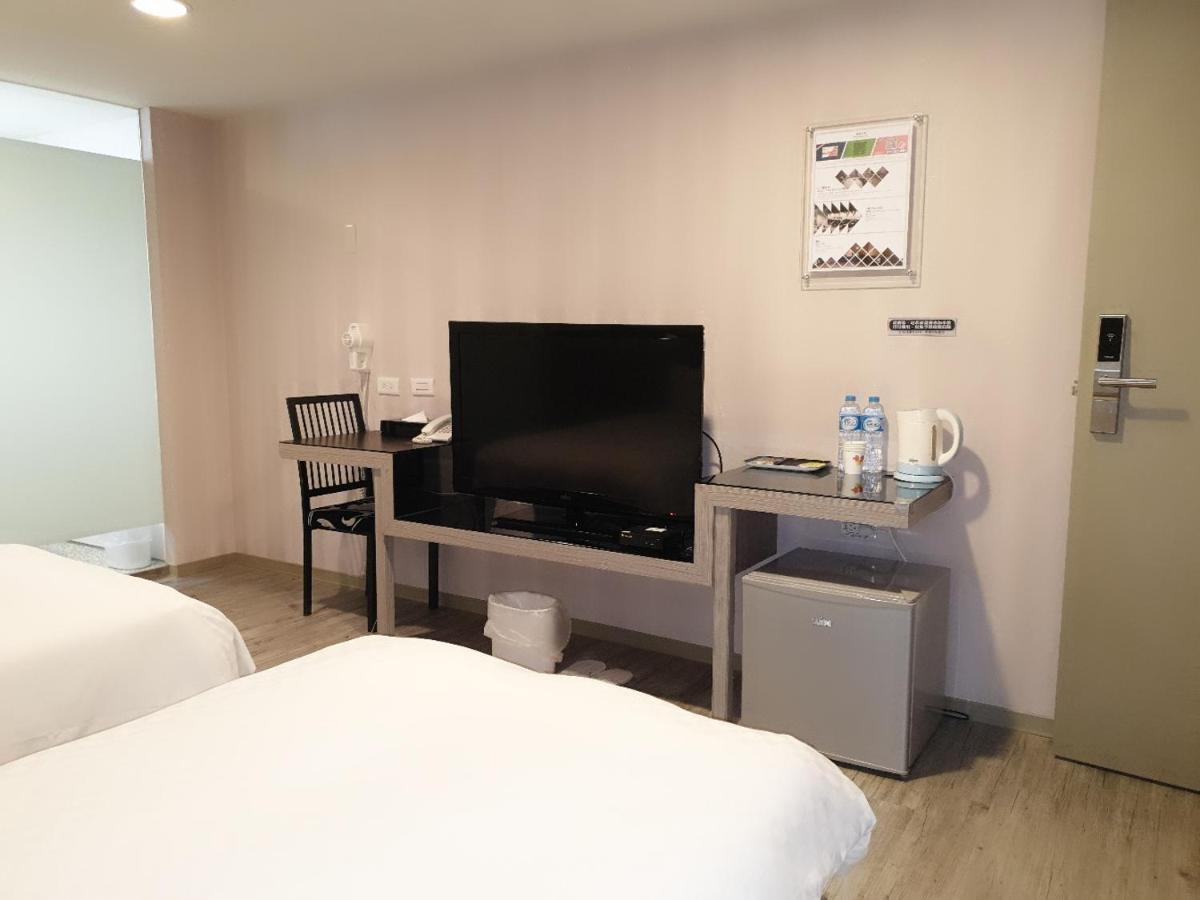 Walker Hotel - Zhengyi 2 تايبيه المظهر الخارجي الصورة