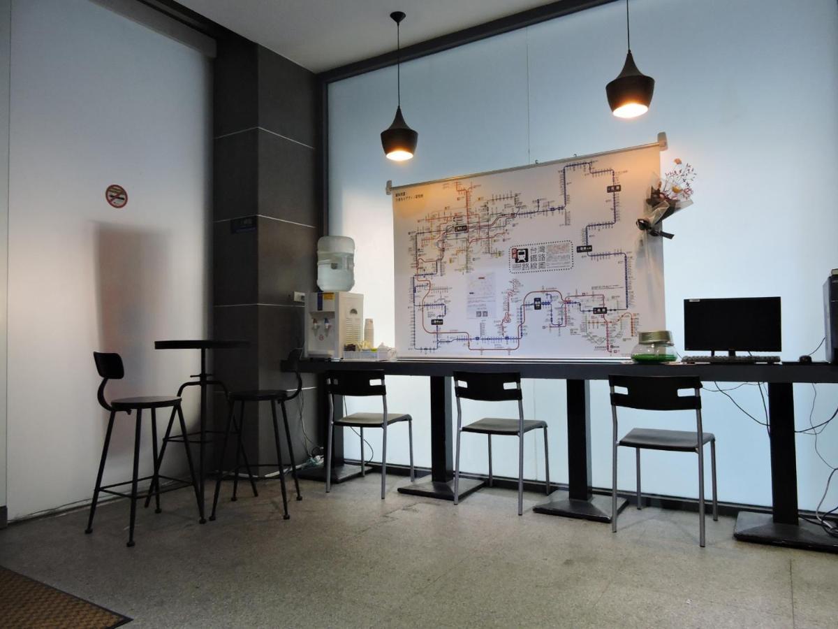 Walker Hotel - Zhengyi 2 تايبيه المظهر الخارجي الصورة