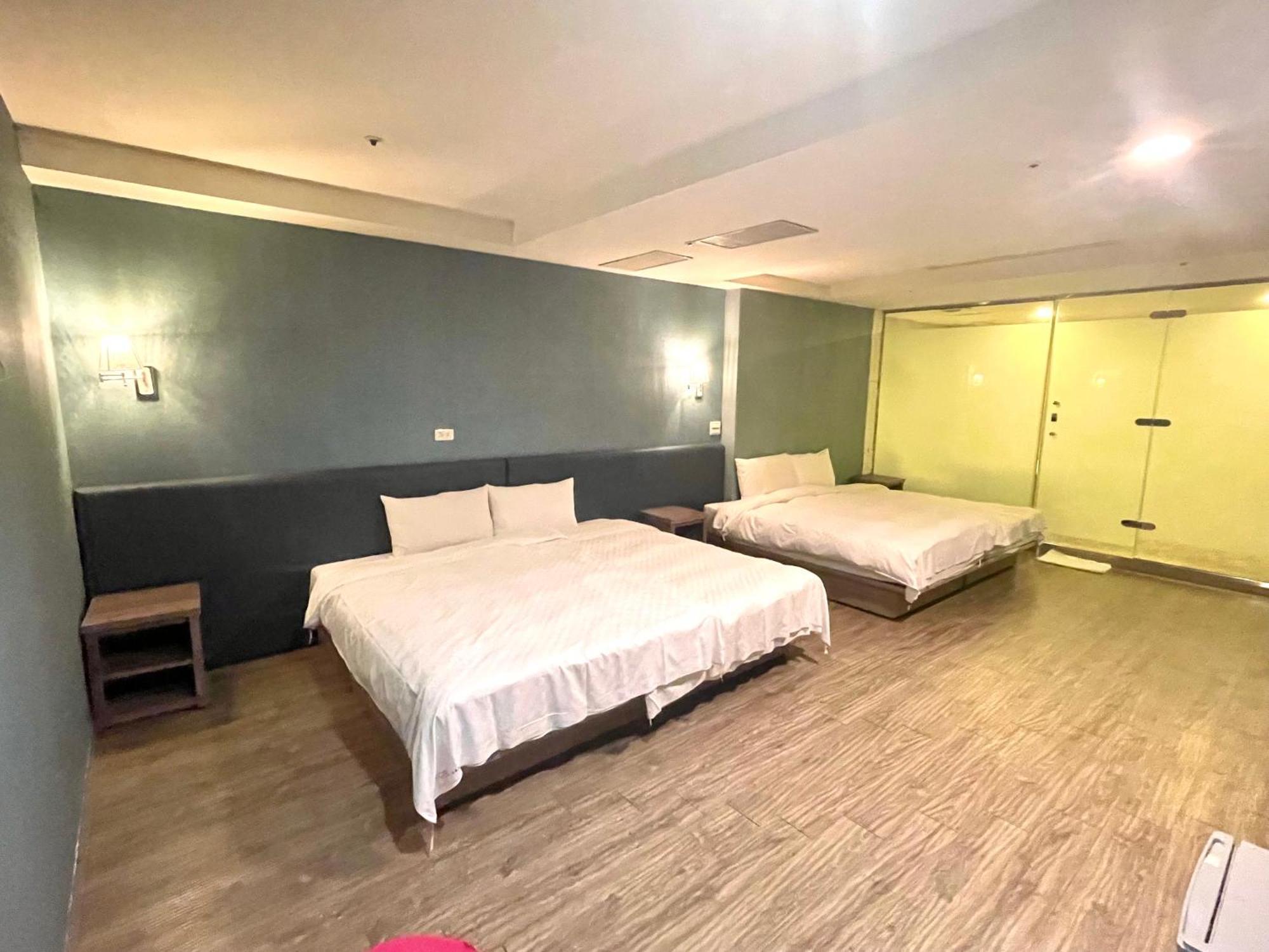 Walker Hotel - Zhengyi 2 تايبيه المظهر الخارجي الصورة