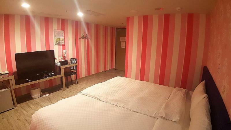 Walker Hotel - Zhengyi 2 تايبيه المظهر الخارجي الصورة